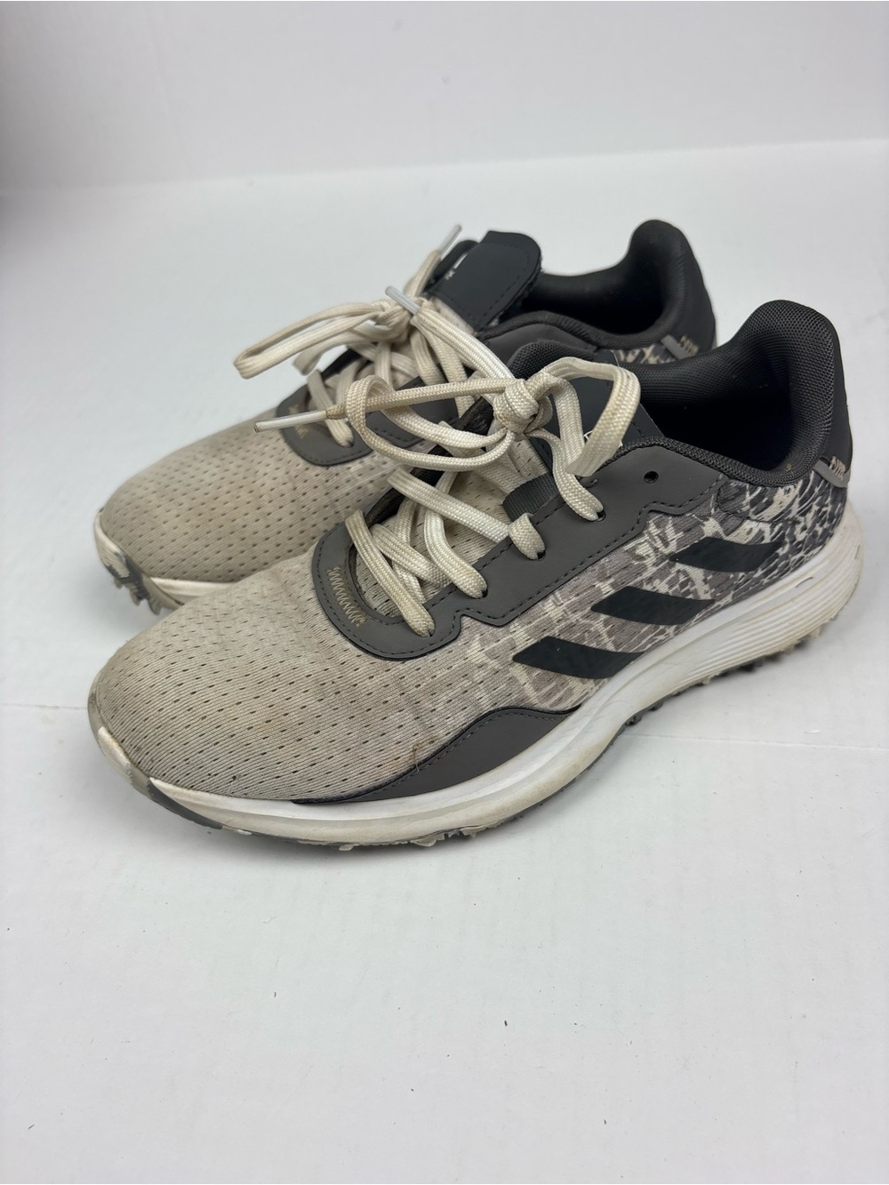 Adidas Youth Big Boys Size 5 Sneakers S2G Spikeless Golf Shoes Gray White Camo
